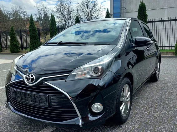 Toyota Yaris cena 41900 przebieg: 107000, rok produkcji 2015 z Radom małe 191